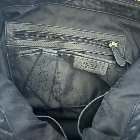 Michael Kors bag with gold details - Picture 4 of 11